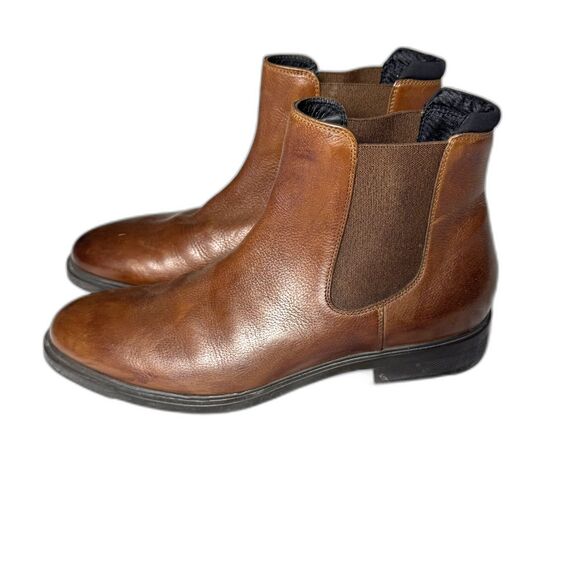 Size 10 Hugo Boss dark brown Chelsea boots (10453) main image 4